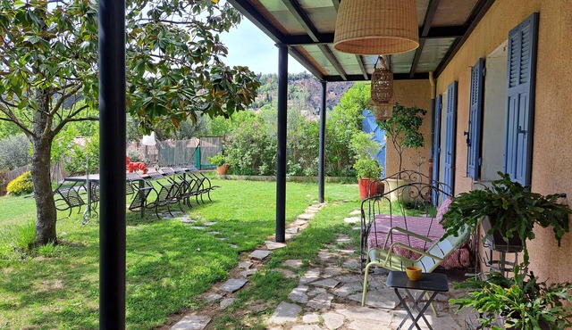 "L'Autre Maison" Cotignac 6 pers bright beautiful garden view, all inclusive price! in Cotignac