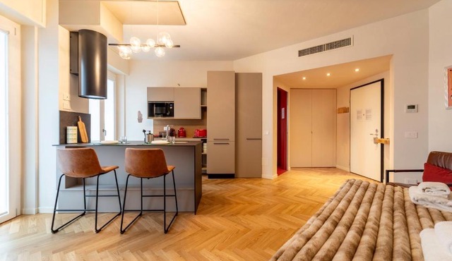 L55 Design Apartment with GARAGE