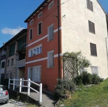 La casa sotto il pino