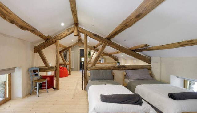 La Finestra sul Grappa – 'Monte Grappa' Room with Mountain View, Shared Terrace & Wi-Fi