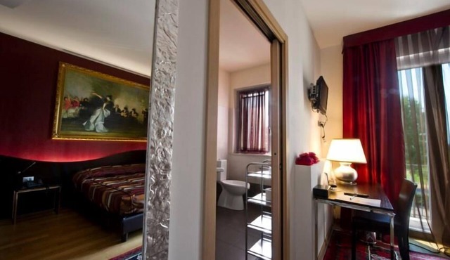 La Grotta Hotel