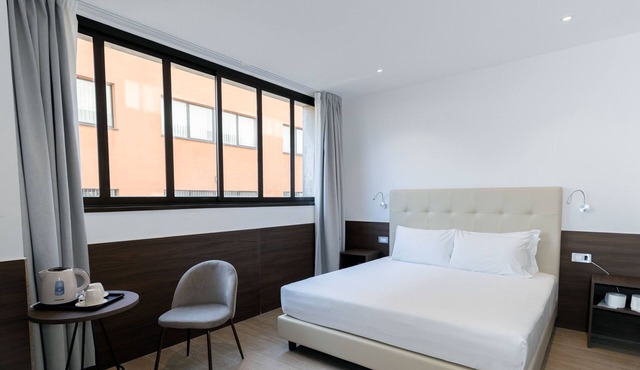 Lh HOTELS