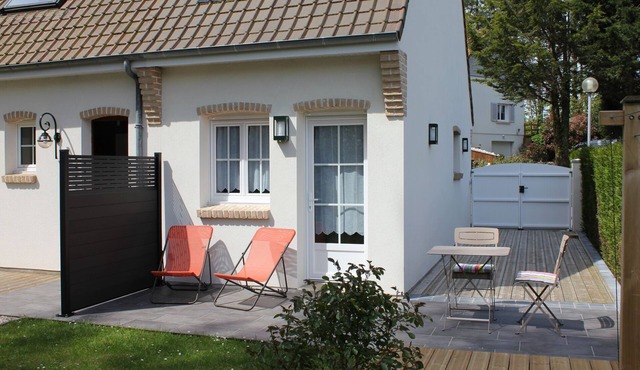 Located in the heart of a pine forest in a very quiet and green location. in Neufchâtel-Hardelot