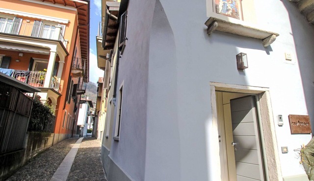 Lovely apartment for 2 guests with WIFI, TV, patio and pets allowed