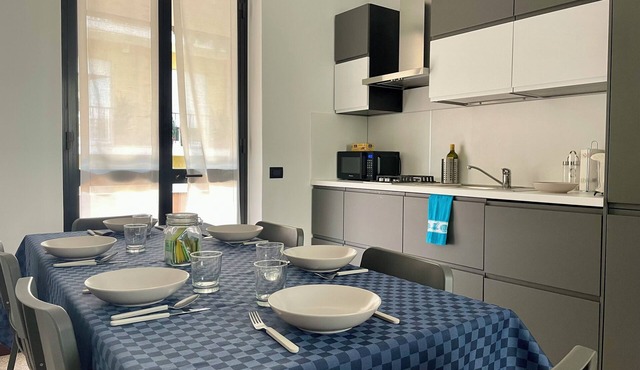 LUCIANA HOUSE 2 - APARTMENT TWO STEPS FROM CITY CENTER AND LAKE MAJOR
