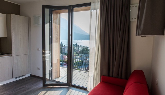 Luigina Residence - Spacious studio apartment with balcony