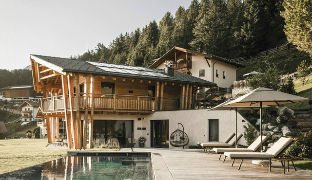 Luxury Chalet in the Dolomites with spa and pool