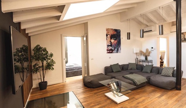 Luxury industrial apt vicino al centro con garage