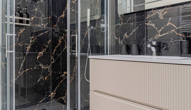 Luxury near the station, 2 bedrooms and 2 bathrooms