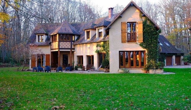 Luxury villa (400M/2) on the edge of the forest. Center Parcs just around the corner. in Pullay