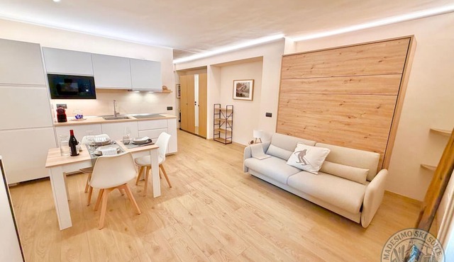 Madesimo Ski Suite Apartment with Mountain View and Wi-Fi