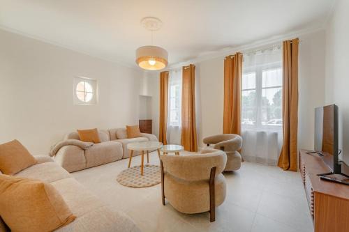 Maison Sophie for 10 guests in Pierrefonds