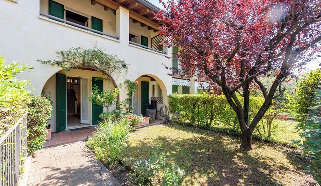 Marcy 3 floors House-2km Lake, Salò, Italy