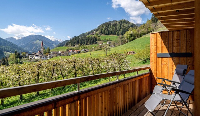 Mayrhof im Kirschengarten Apartment with Mountain View & Balcony