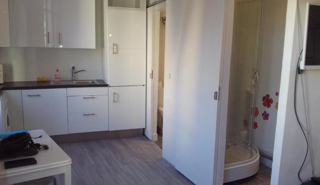 Nice Apartment Backpackers S1 & S2 in Nice