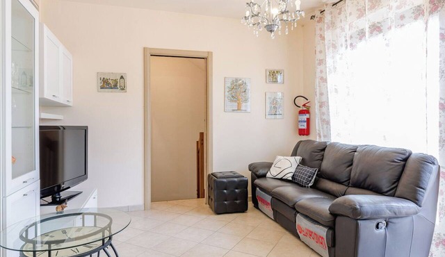 Nice apartment for 6 people with WIFI, terrace and panoramic view, close to Porto Recanati in Loreto