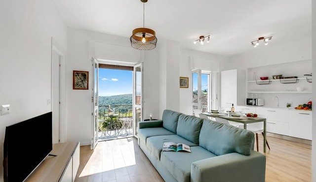 Nova Lake View - Apartment with Balcony in Stresa, Stresa, Italy
