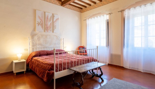 Palazzo Cofani Brizzolari – Historic Residence with Tower in the Heart of Arezzo