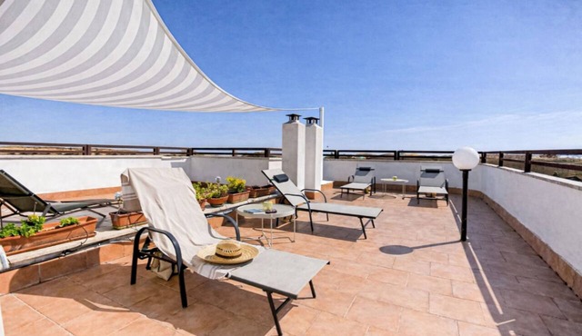 Penthouse Retreat with a Stunning Private Terrace in Monteverde