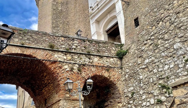 Romantic Medieval Castle Cottage Stay Near Rome