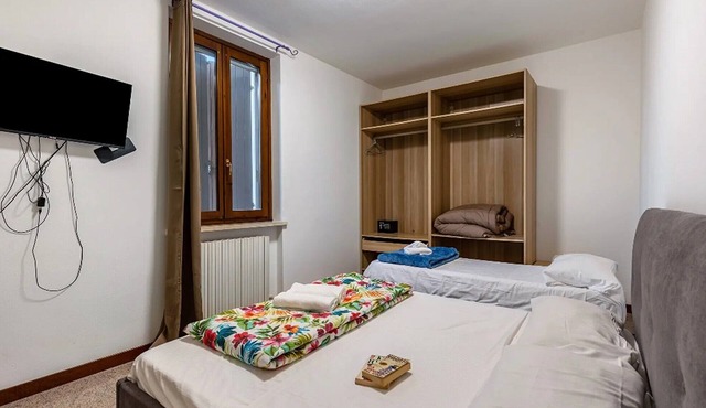 Room 'Camera Tripla Basic' with Shared Terrace, Wi-Fi and Air Conditioning