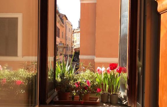 ROOM for rent IN AN ANCIENT PALACE IN ROME TRASTEVERE