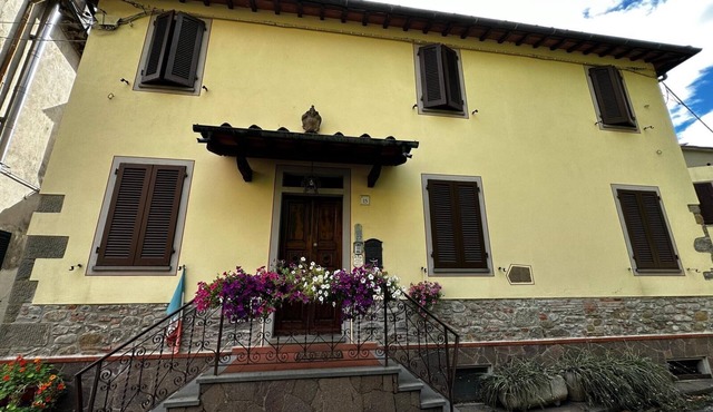 Room Pinocchio-B&B in Collodi me and mom-100m from Pinocchio Park and Garden in Collodi