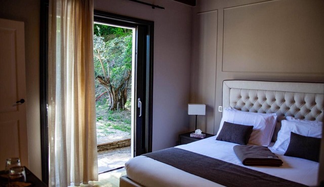 Room 'Resort Villa Paola - Camera Ibis' with Sea View, Wi-Fi and Air Conditioning