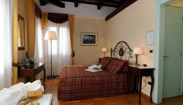 Room 'Villa Goetzen - Camera Matrimoniale' with Wi-Fi and Air Conditioning