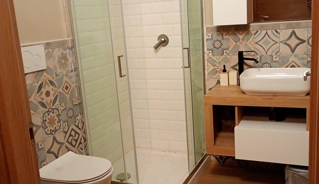 Rooms with private bathrooms