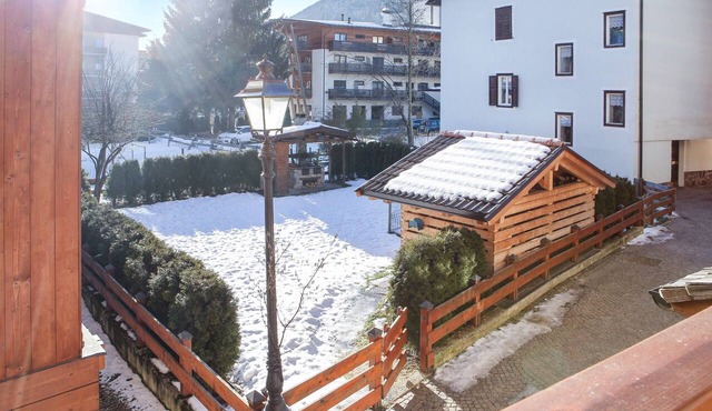 Rustic Apartment Casa March 1 with Wi-Fi, Balcony, Garden & Mountain View