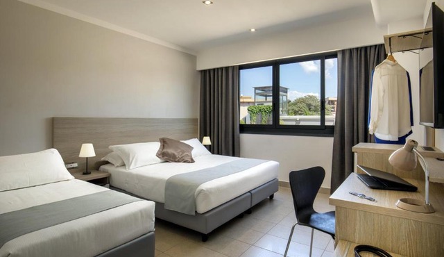 Simon Hotel Aprilia