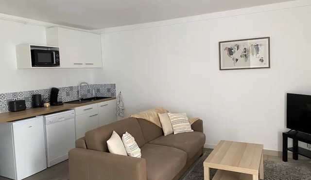 Spacious and comfortable 100m2 house with garden in Val-de-Reuil