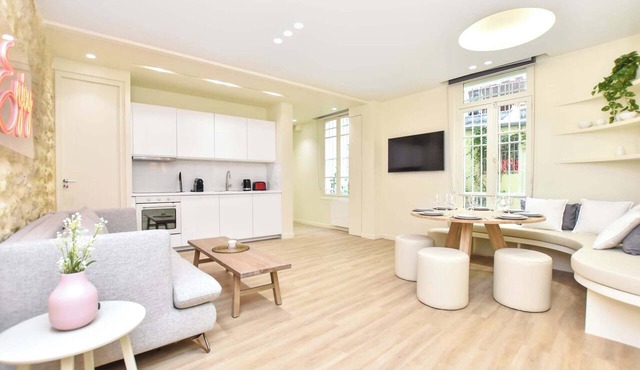 Spacious apartment - 3BR/8P - Pigalle/Musée Grévin in Paris