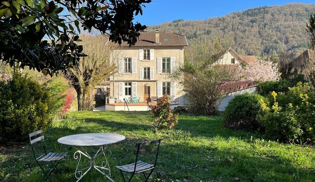 Spacious, authentic country house near Lac d'Aiguebelette in Saint-Bueil