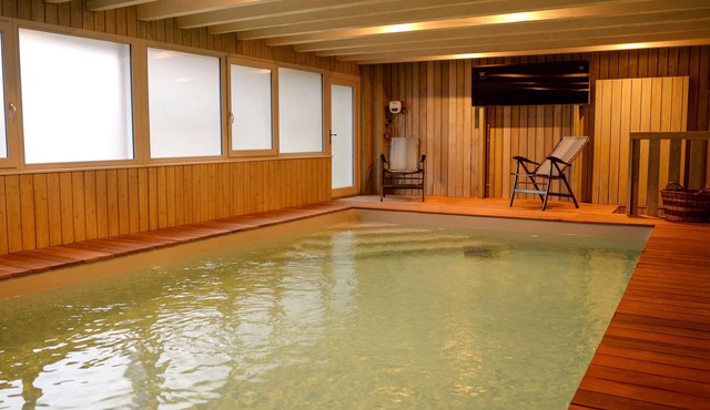 Spacious house with pool, spa, and parking near Besançon in Beaumotte-Aubertans