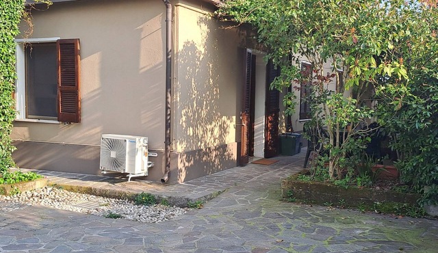 Spacious studio apartment near the lake