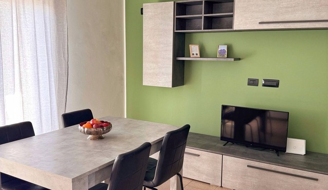 Strategic two-room apartment: M2 Metro, Navigli and Forum