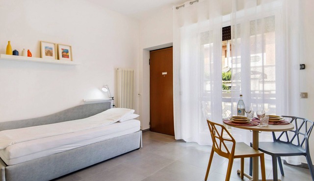 Studio Apartment 'La Casa Di Angela' with Private Garden, Wi-Fi and Air Conditioning
