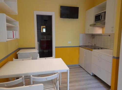 Studio apartment 150 meter from Metro B