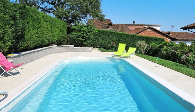 Stunning villa for 5 guests with private pool, WIFI, TV and patio