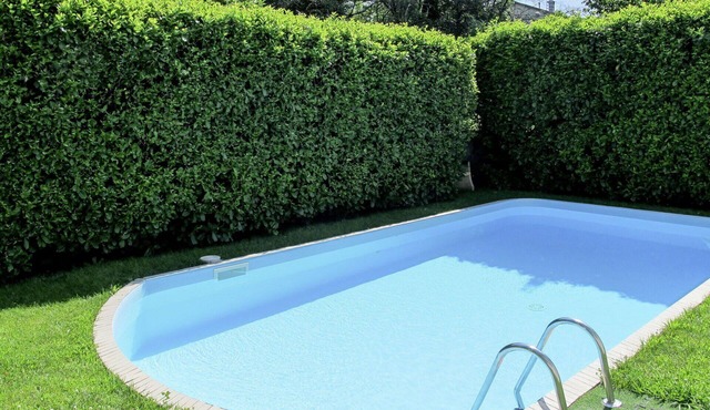 Stunning villa for 6 guests with WIFI, private pool, TV, patio and pets allowed