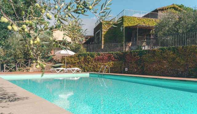 Stunning villa for 7 guests with pool, WIFI, TV and terrace, close to Assisi