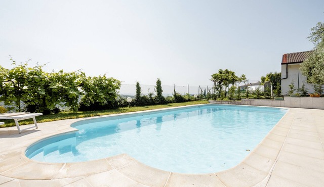 Suite Al Pian Apartment with Private Pool, Garden, and Wi-Fi
