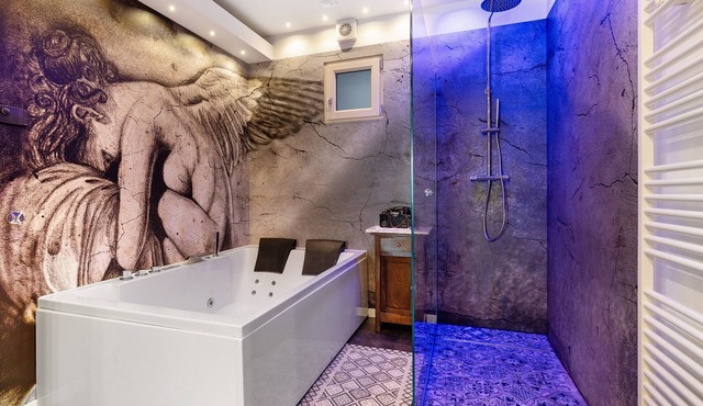 Suite Firenze with Lake View, Sauna, Jacuzzi, Wi-Fi, and Air Conditioning