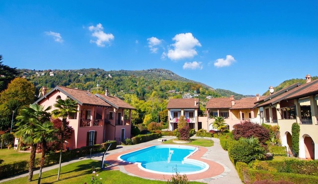 Sunflower - Lake Maggiore Duplex w/Terrace and Shared Pool, Lesa, Italy