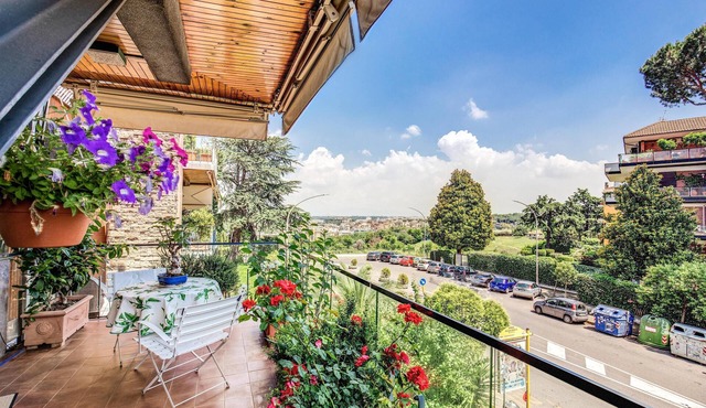 Terrazza Piccolomini: elegant apartment stunning view over Rome/St Peter's Dome
