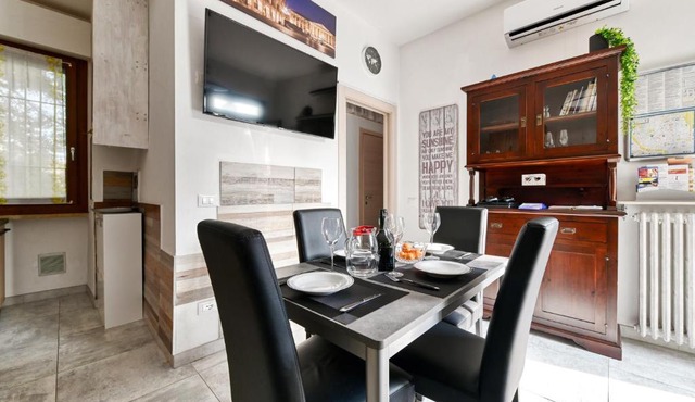 The Red House - Verona Holiday & Business