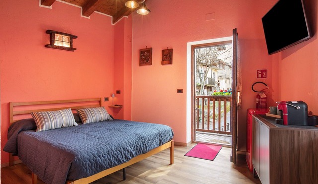'Tillier' Room with WIFI