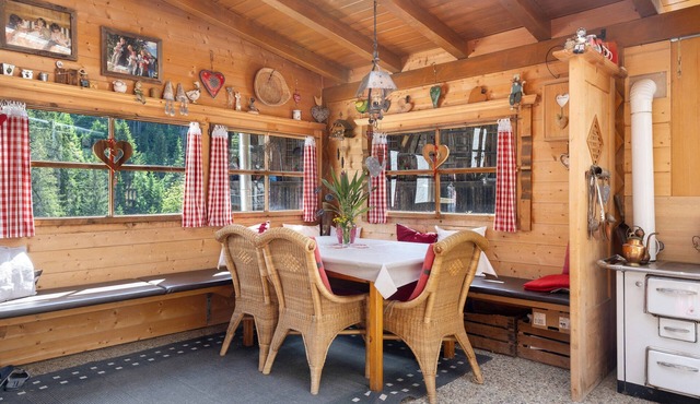 Traditional Apartment "Waldstille" in Idyllic Nature, Balcony and Wi-Fi